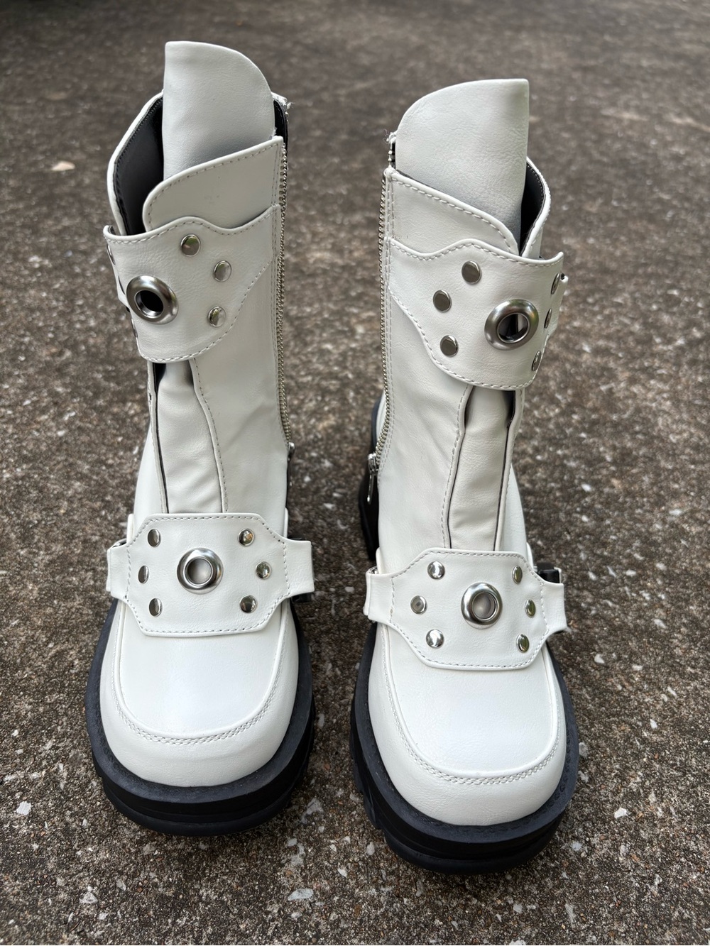 Demonia Bratty 56 2.75″ Chunky Heel Platform Ankle Boots White Size 8!